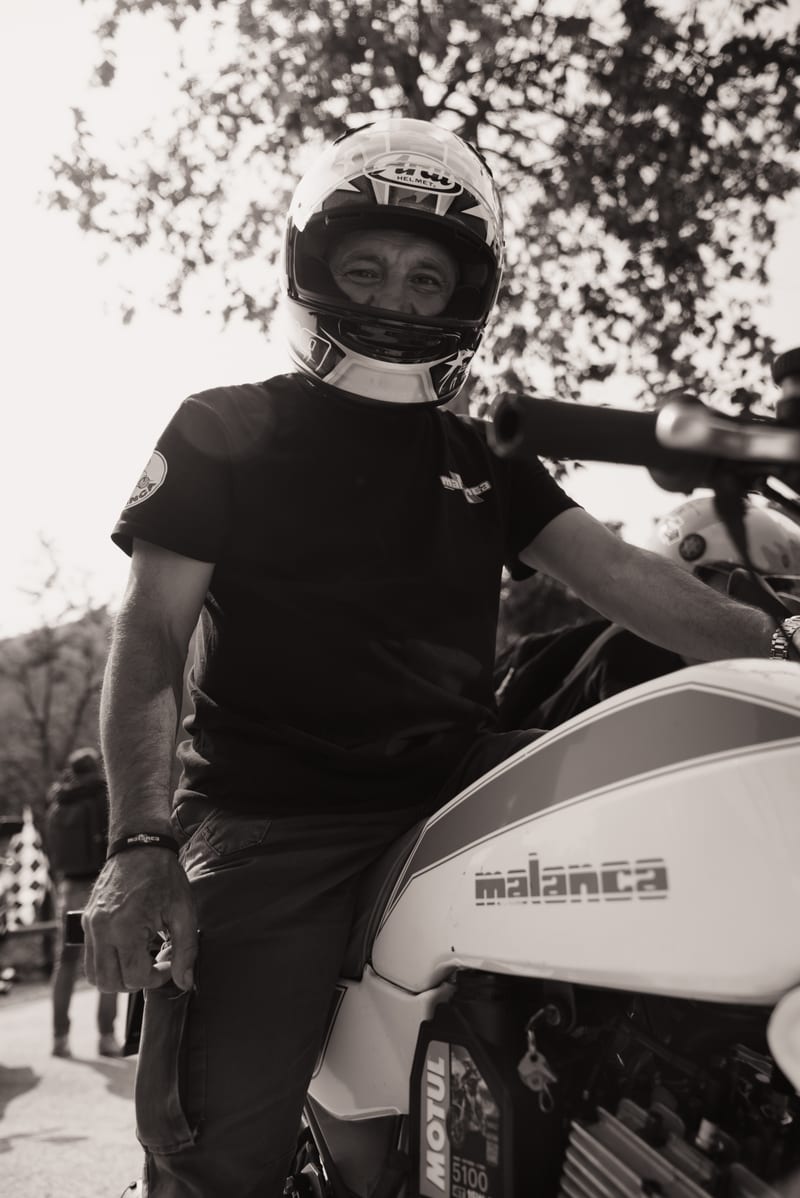 Raduno Moto Malanca — appassionati in strada
