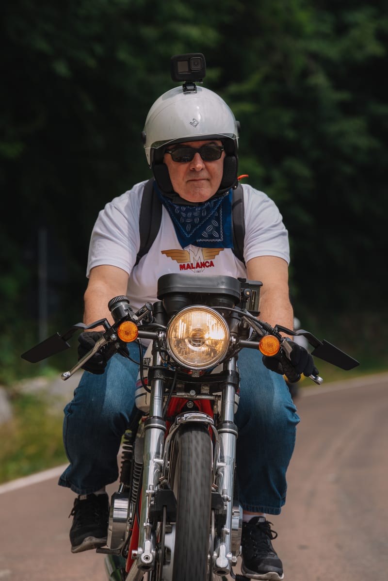 Raduno Moto Malanca — gruppo lungo il percorso